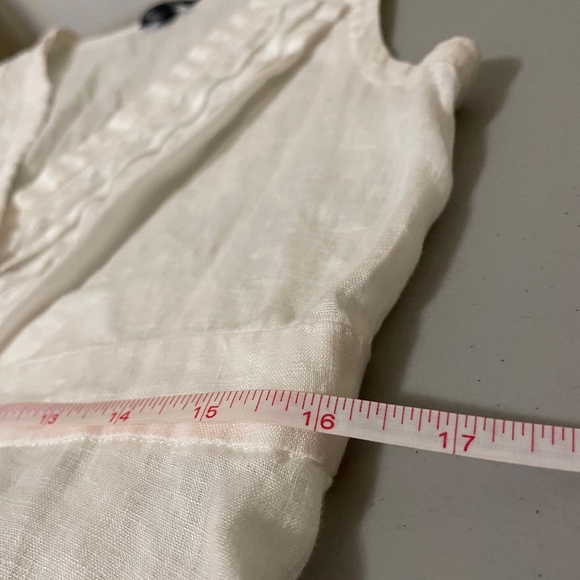 Lands End White Linen Sleeveless Summer Top Neckline Detail Womens Size 10 - Picture 4 of 4